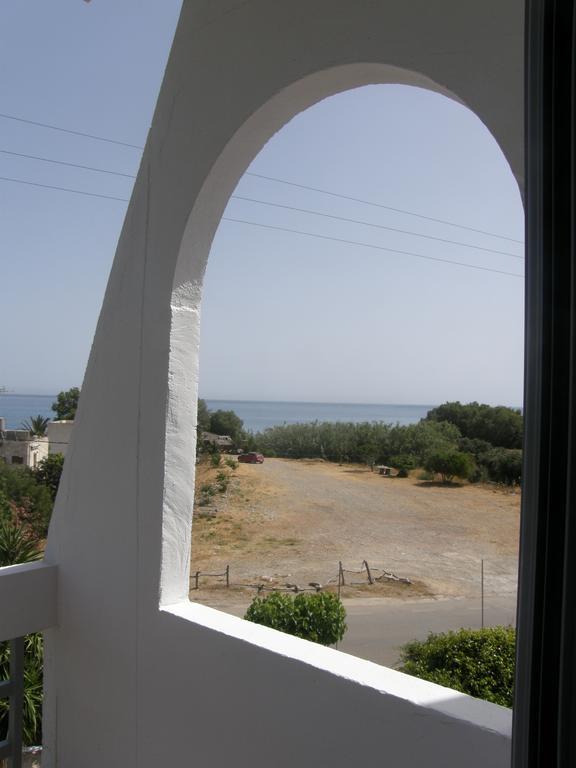 Megim Hotel Palaiochora Exteriér fotografie