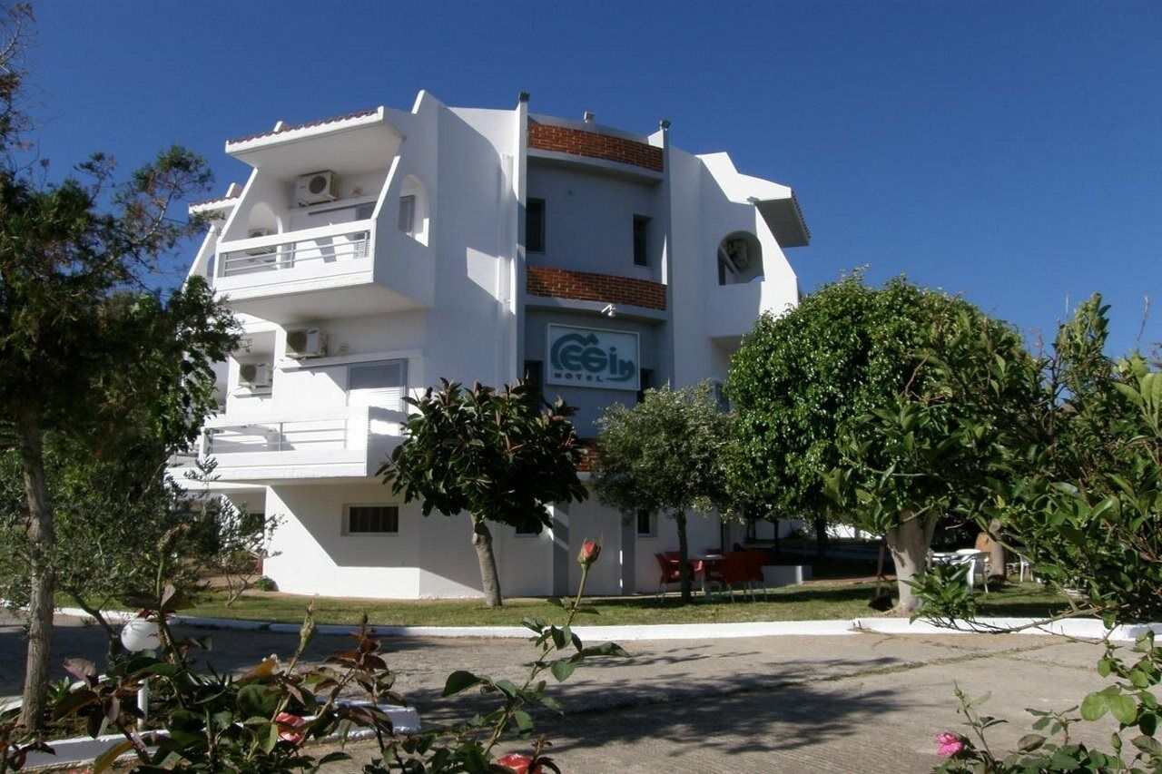 Megim Hotel Palaiochora Exteriér fotografie